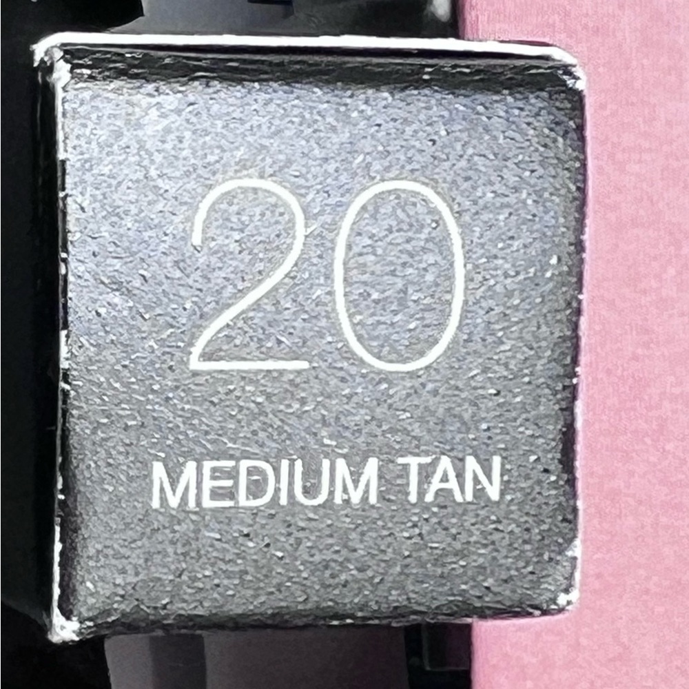 Concealer​​ - Picture 3 of 7